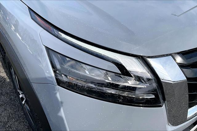 2025 Nissan Pathfinder Platinum 4WD