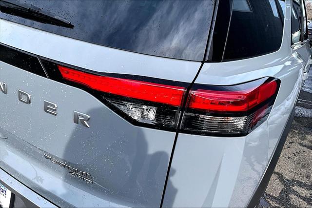 2025 Nissan Pathfinder Platinum 4WD