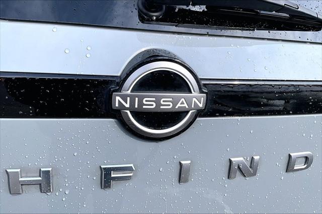 2025 Nissan Pathfinder Platinum 4WD