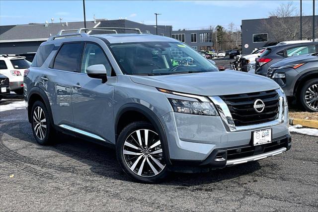 2025 Nissan Pathfinder Platinum 4WD