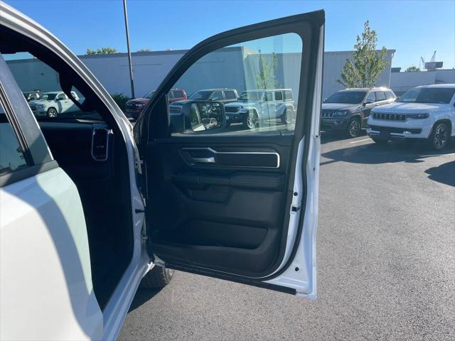 2025 Ram 1500 Big Horn Crew Cab 4x4 5'7" Box