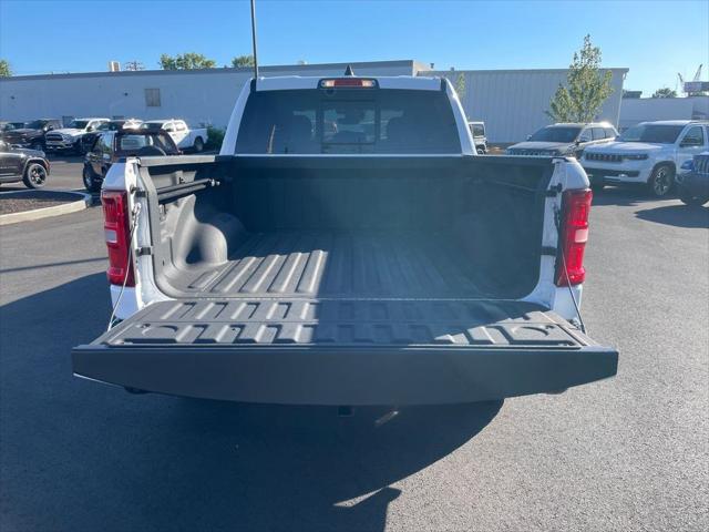 2025 Ram 1500 Big Horn Crew Cab 4x4 5'7" Box