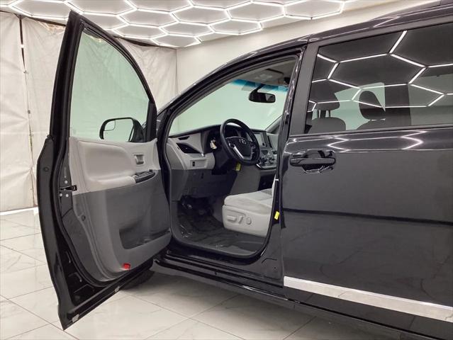 2015 Toyota Sienna LE 7 Passenger