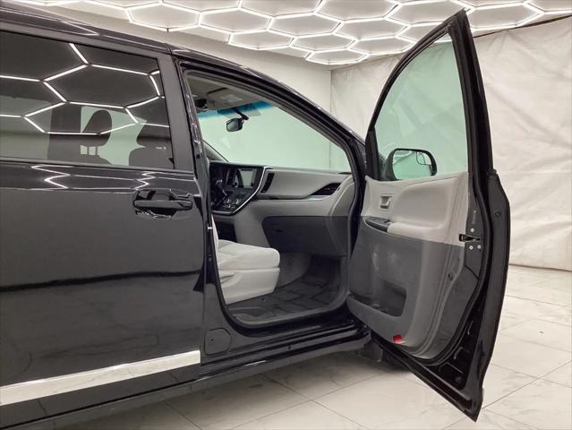 2015 Toyota Sienna LE 7 Passenger