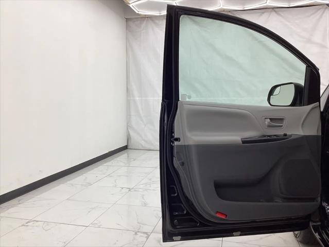 2015 Toyota Sienna LE 7 Passenger