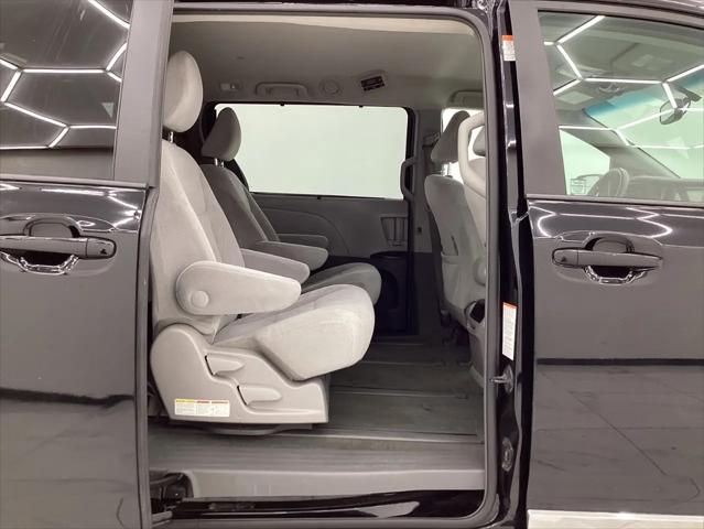 2015 Toyota Sienna LE 7 Passenger
