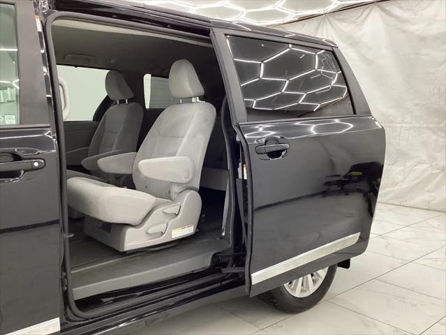 2015 Toyota Sienna LE 7 Passenger