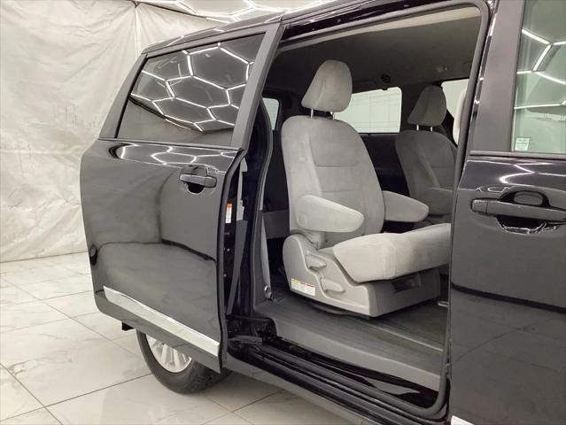 2015 Toyota Sienna LE 7 Passenger