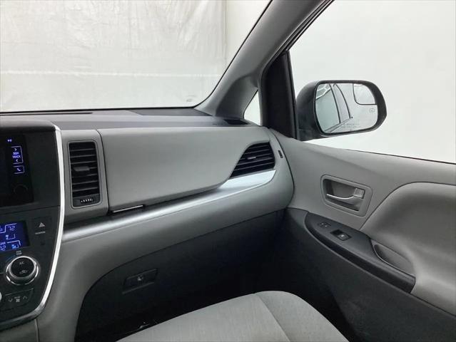 2015 Toyota Sienna LE 7 Passenger