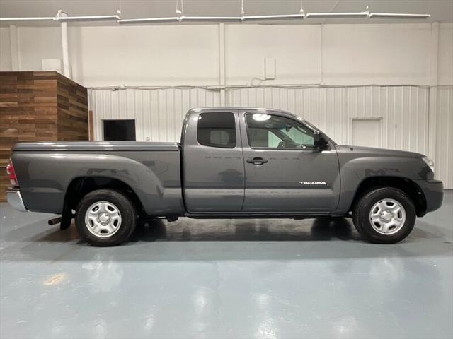 2010 Toyota Tacoma SR5 5-SPEED MANUAL / 4Cyl / 1-Owner /52K MILES