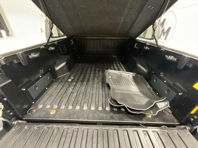 2010 Toyota Tacoma SR5 5-SPEED MANUAL / 4Cyl / 1-Owner /52K MILES