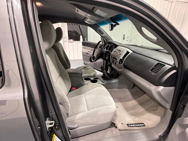 2010 Toyota Tacoma SR5 5-SPEED MANUAL / 4Cyl / 1-Owner /52K MILES
