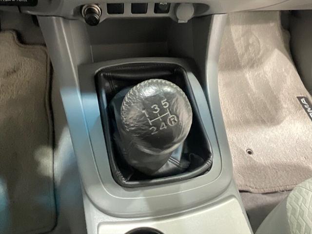 2010 Toyota Tacoma SR5 5-SPEED MANUAL / 4Cyl / 1-Owner /52K MILES