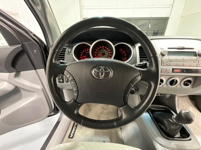 2010 Toyota Tacoma SR5 5-SPEED MANUAL / 4Cyl / 1-Owner /52K MILES