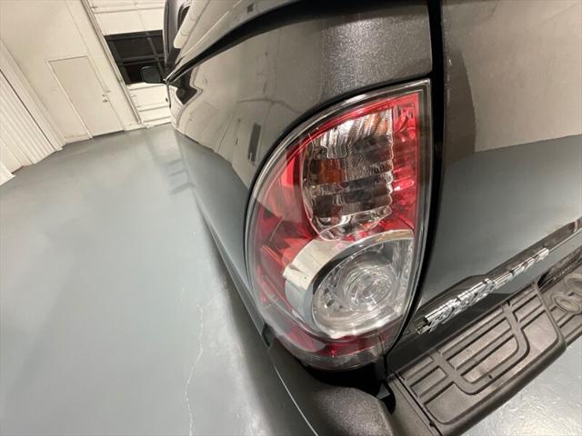 2010 Toyota Tacoma SR5 5-SPEED MANUAL / 4Cyl / 1-Owner /52K MILES