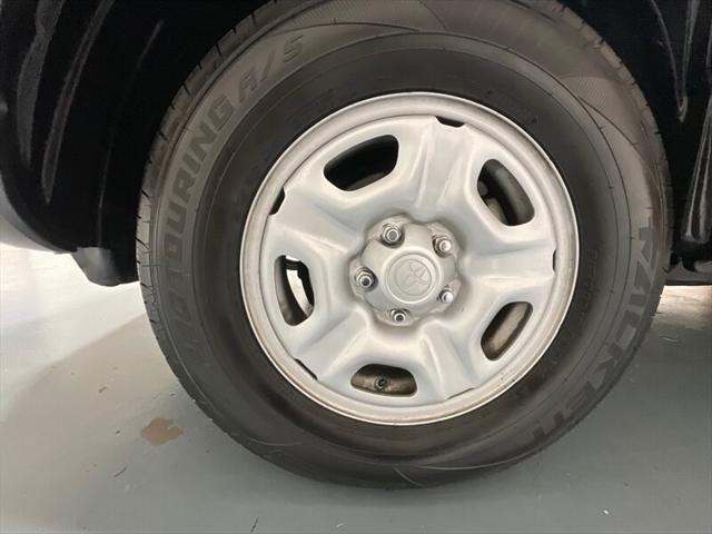 2010 Toyota Tacoma SR5 5-SPEED MANUAL / 4Cyl / 1-Owner /52K MILES