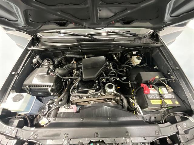 2010 Toyota Tacoma SR5 5-SPEED MANUAL / 4Cyl / 1-Owner /52K MILES