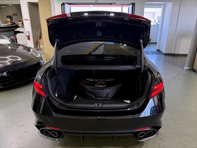 2022 Alfa Romeo Giulia Quadrifoglio RWD