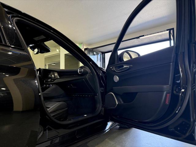 2022 Alfa Romeo Giulia Quadrifoglio RWD