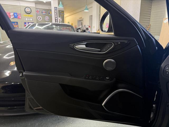 2022 Alfa Romeo Giulia Quadrifoglio RWD