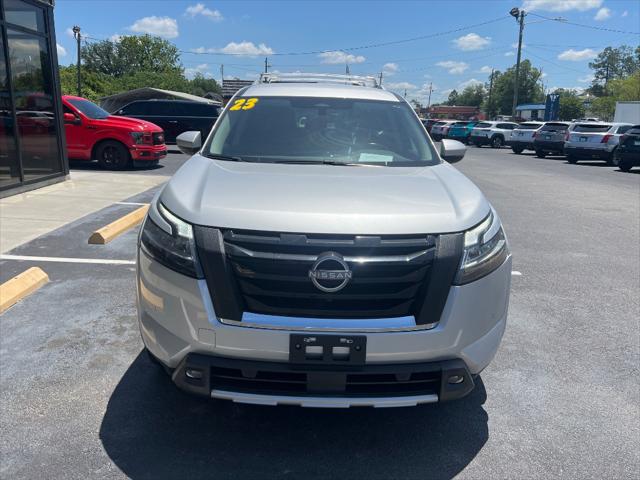 2023 Nissan Pathfinder SL 4WD