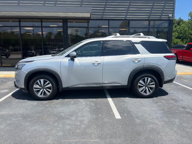 2023 Nissan Pathfinder SL 4WD