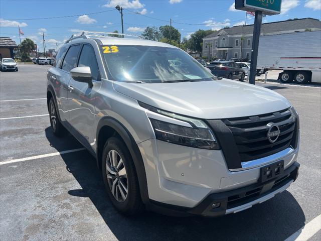 2023 Nissan Pathfinder SL 4WD