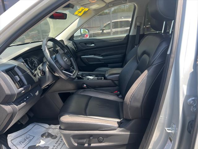 2023 Nissan Pathfinder SL 4WD
