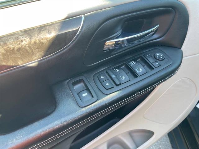 2015 Chrysler Town & Country Touring