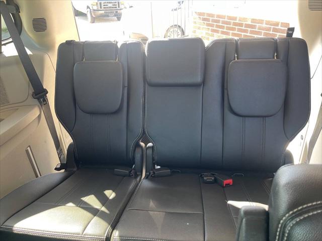 2015 Chrysler Town & Country Touring