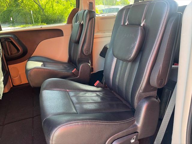 2015 Chrysler Town & Country Touring