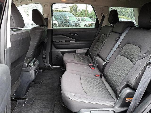 2025 Nissan Pathfinder SV FWD