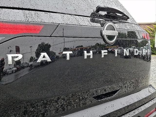 2025 Nissan Pathfinder SV FWD