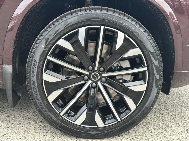 2026 Volvo XC90 Plug-In Hybrid Ultra, T8 AWD, Electric/Gasoline, Bright, 6 Seats