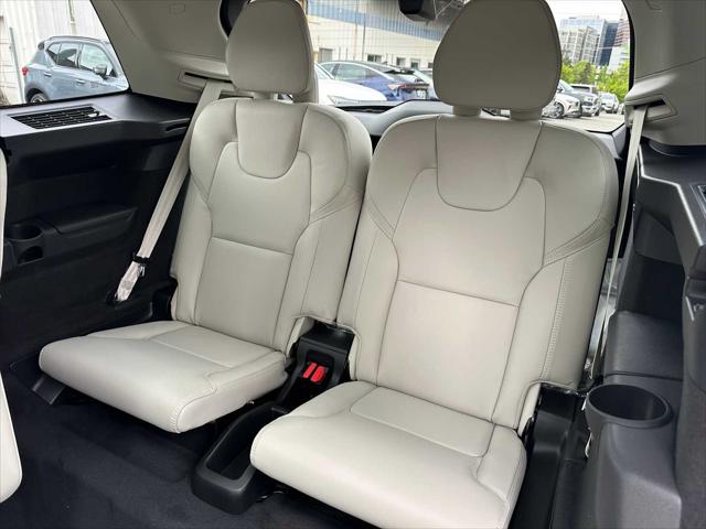 2026 Volvo XC90 Plug-In Hybrid Ultra, T8 AWD, Electric/Gasoline, Bright, 6 Seats