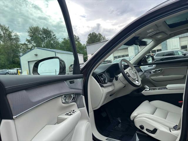 2026 Volvo XC90 Plug-In Hybrid Ultra, T8 AWD, Electric/Gasoline, Bright, 6 Seats