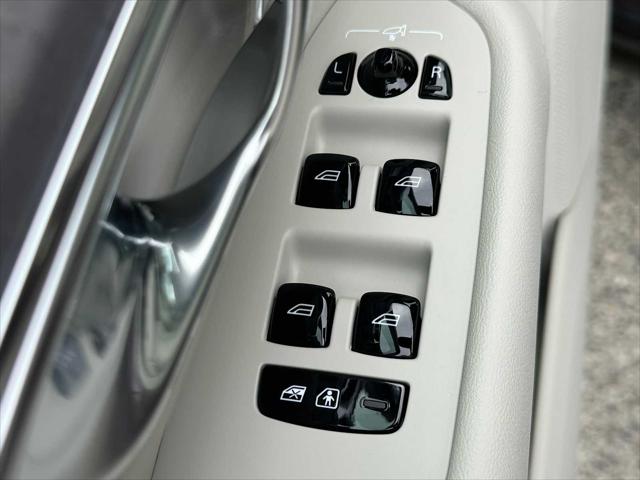 2026 Volvo XC90 Plug-In Hybrid Ultra, T8 AWD, Electric/Gasoline, Bright, 6 Seats
