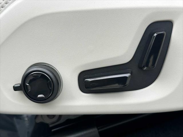 2026 Volvo XC90 Plug-In Hybrid Ultra, T8 AWD, Electric/Gasoline, Bright, 6 Seats