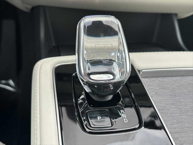 2026 Volvo XC90 Plug-In Hybrid Ultra, T8 AWD, Electric/Gasoline, Bright, 6 Seats