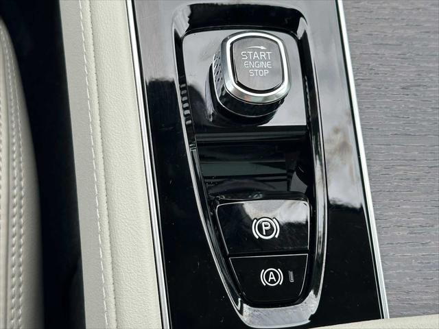 2026 Volvo XC90 Plug-In Hybrid Ultra, T8 AWD, Electric/Gasoline, Bright, 6 Seats