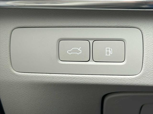 2026 Volvo XC90 Plug-In Hybrid Ultra, T8 AWD, Electric/Gasoline, Bright, 6 Seats