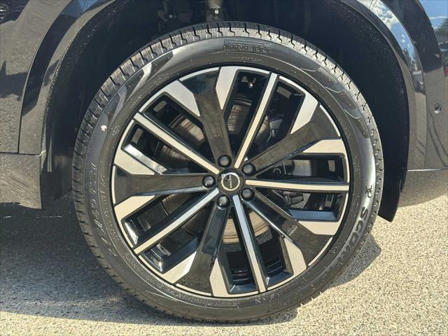 2026 Volvo XC90 Plug-In Hybrid Ultra Dark Theme, T8 AWD, Electric/Gasoline, 7 Seats