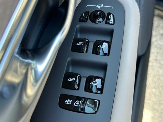 2026 Volvo XC90 Plug-In Hybrid Ultra Dark Theme, T8 AWD, Electric/Gasoline, 7 Seats