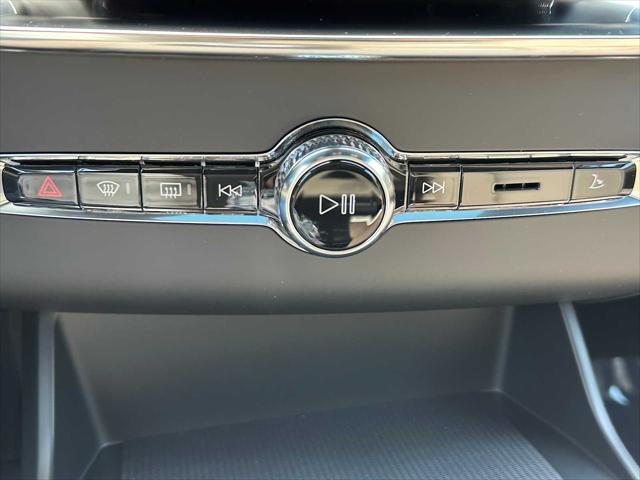 2026 Volvo XC90 Plug-In Hybrid Ultra Dark Theme, T8 AWD, Electric/Gasoline, 7 Seats