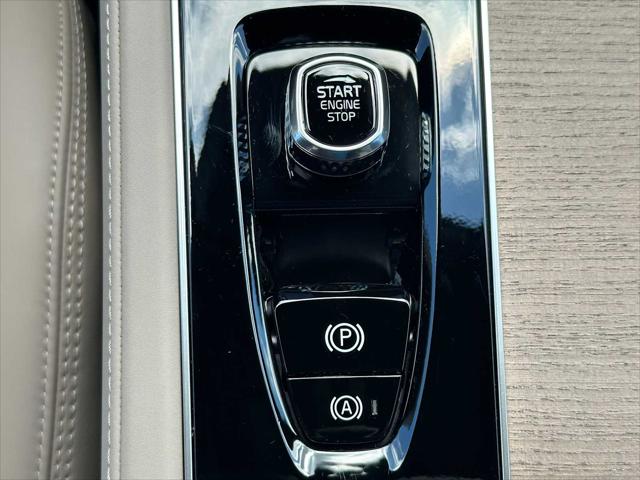 2026 Volvo XC90 Plug-In Hybrid Ultra Dark Theme, T8 AWD, Electric/Gasoline, 7 Seats