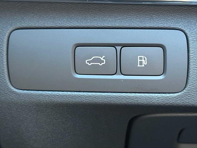 2026 Volvo XC90 Plug-In Hybrid Ultra Dark Theme, T8 AWD, Electric/Gasoline, 7 Seats