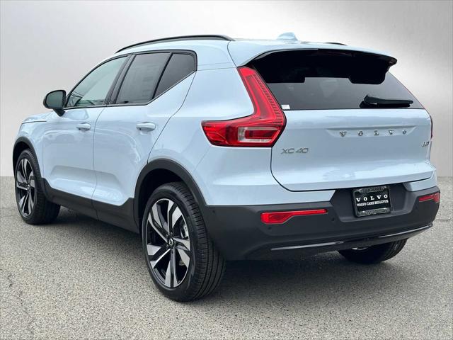 2026 Volvo XC40 Plus, B5 AWD Gas (mild hybrid), Dark