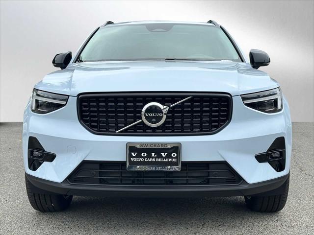 2026 Volvo XC40 Plus, B5 AWD Gas (mild hybrid), Dark