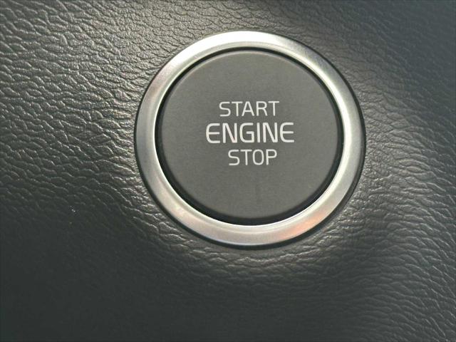 2026 Volvo XC40 Plus, B5 AWD Gas (mild hybrid), Dark
