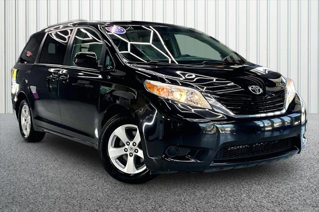 2015 Toyota Sienna LE 8 Passenger for sale in Flint, MI